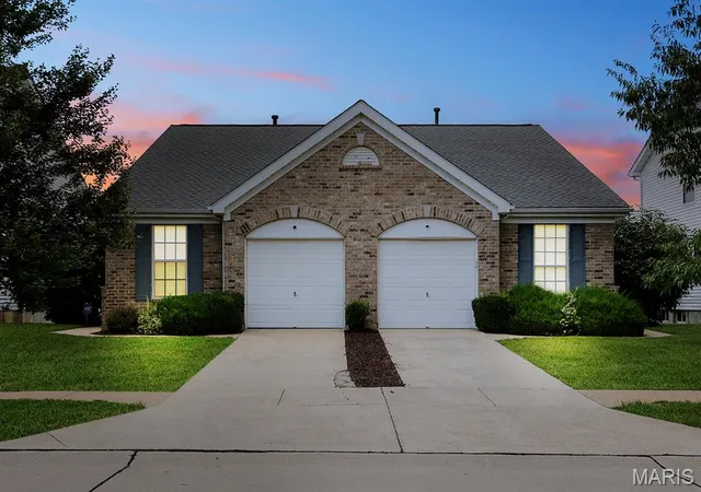 Photo 3 of Sale Pending at 52 Jost Villa Dr, Florissant, MO 63034 | MLS# MIS26044805 | Listing updated on 2026-07-22