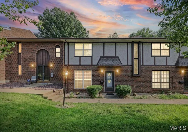 Homes for sale in Belleville, IL | 1229 N 17th St #16, Belleville, IL 62226 | MLS# MIS26044806