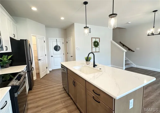 Photo 3 of Townhouse for sale at 2810 Mcclay Rd, Saint Charles, MO 63303 | MLS# MIS26044811 | Listing updated on 2026-09-03