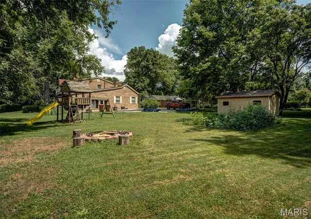 Photo 4 of Single family home for sale at 346 College Ave, Carlinville, IL 62626 | MLS# MIS26044813 | Listing updated on 2026-08-17