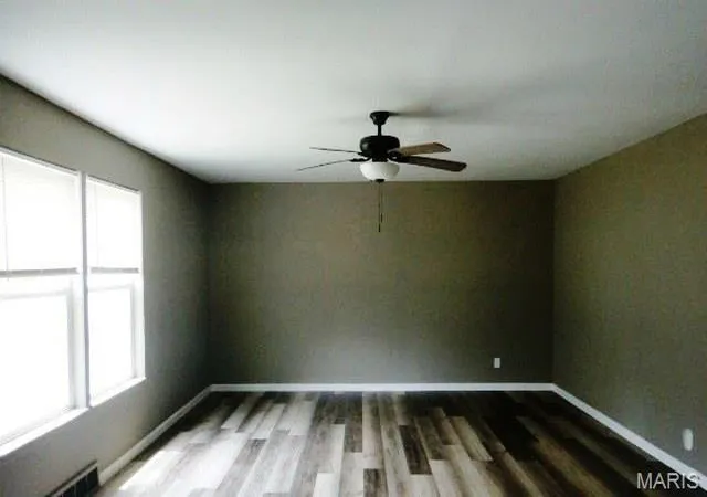 Photo 3 of Single family home for sale at 26 Capitol Hill Dr, St Louis, MO 63136 | MLS# MIS26044815 | Listing updated on 2026-10-14