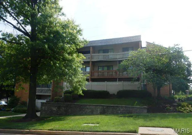 Photo 1 of Condo for sale at 950 E Rue De La Banque #L7, St Louis, MO 63141 | MLS# MIS26044820 | Listing updated on 2026-08-18