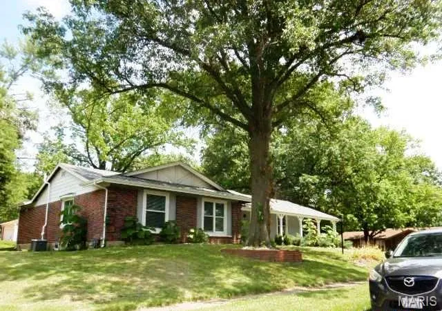 1st image of 11720 Sheffield Dr, Florissant, MO 63033 | MLS# MIS26044822