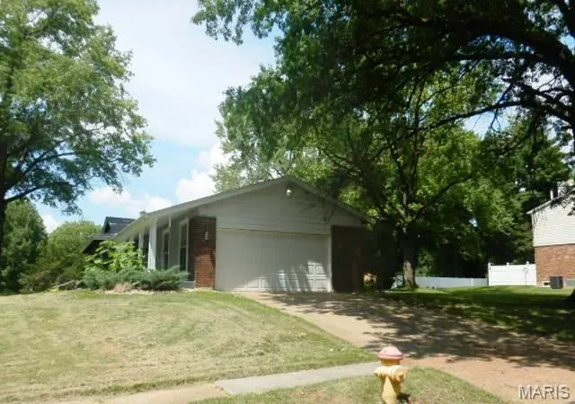 3rd image of 11720 Sheffield Dr, Florissant, MO 63033 | MLS# MIS26044822