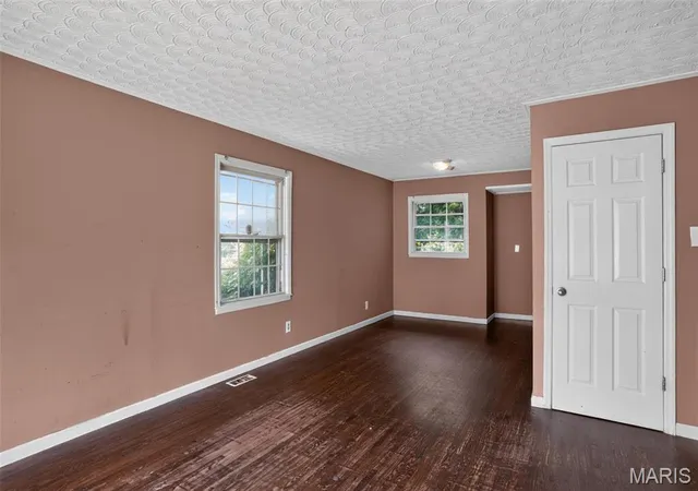 Photo 4 of Single family home for sale at 10308 Galloway Dr, Saint Louis, MO 63137 | MLS# MIS26044824 | Listing updated on 2026-08-26
