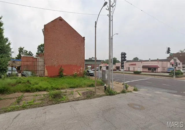Land for sale at 3859 S Broadway, Saint Louis, MO 63118 | MLS# MIS26044839