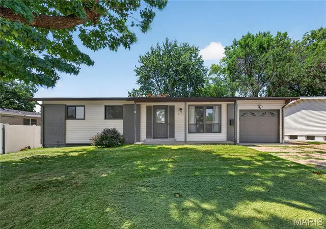 2nd image of 1455 Ranchwood Dr, Florissant, MO 63031 | MLS# MIS26044845