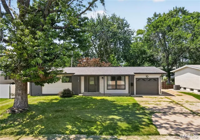 5th image of 1455 Ranchwood Dr, Florissant, MO 63031 | MLS# MIS26044845