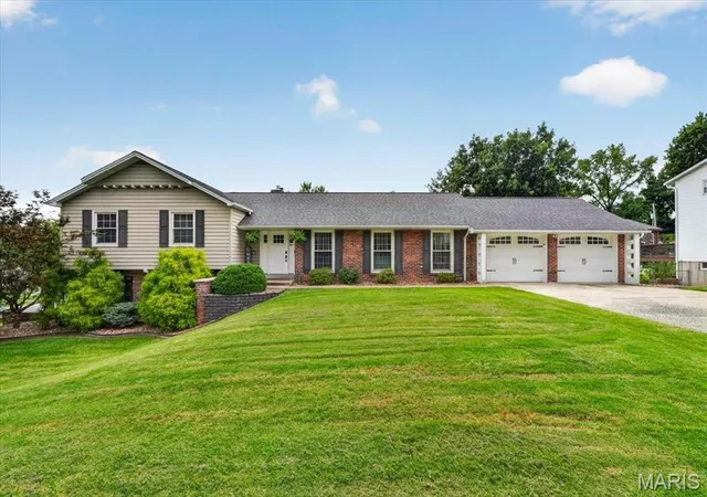 1st image of 20 Shawnee Dr, Saint Charles, MO 63301 | MLS# MIS26044847