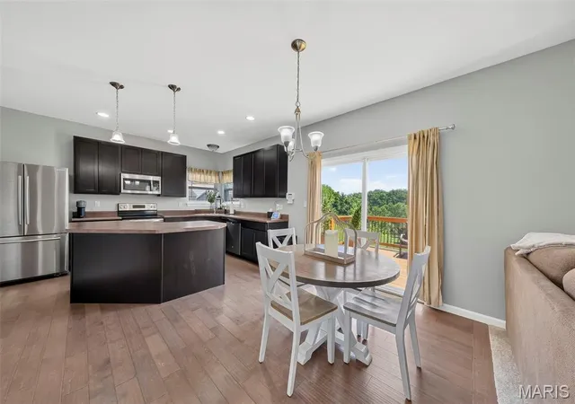 2nd image of 302 Pecan Bluffs Dr, Wentzville, MO 63385 | MLS# MIS26044875