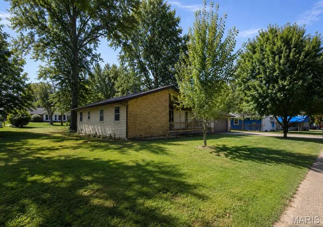 3rd image of 908 M- 10Th St, Mountain Grove, MO 65711 | MLS# MIS26044880