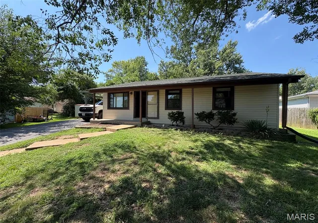 2nd image of 34 Orchard Hills Dr, St Peters, MO 63376 | MLS# MIS26044896
