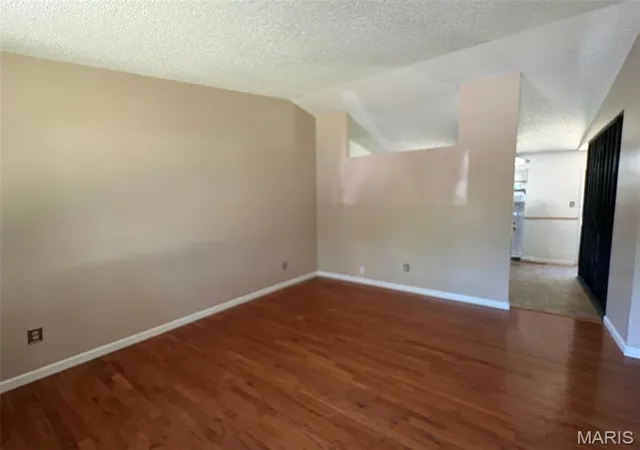 4th image of 34 Orchard Hills Dr, St Peters, MO 63376 | MLS# MIS26044896