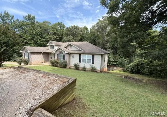 Homes for sale in Poplar Bluff, MO | 419 Tomaro Trl, Poplar Bluff, MO 63901 | MLS# MIS26044900