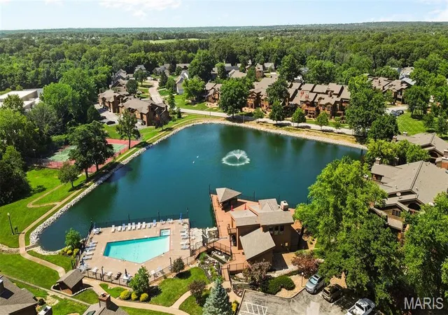 2nd image of 1702 Hemingway Ln, Weldon Spring, MO 63304