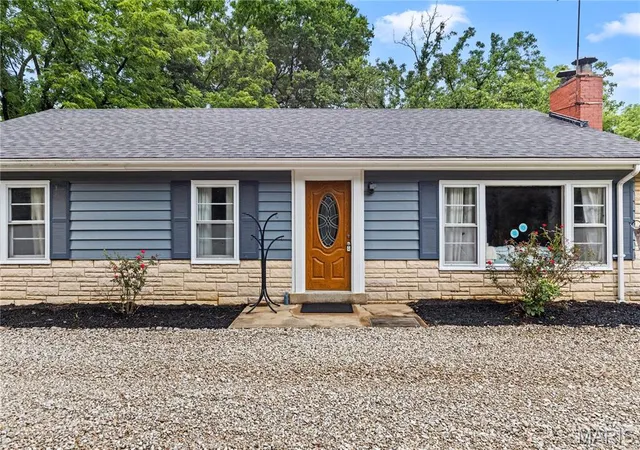 Photo 2 of Single family home for sale at 16460 Old Jamestown Rd, Florissant, MO 63034 | MLS# MIS26044938 | Listing updated on 2026-09-03