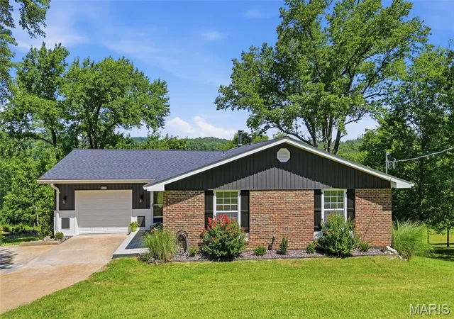 Photo 1 of Single family home for sale at 3532 Circle Dr, Imperial, MO 63052 | MLS# MIS26044971 | Listing updated on 2026-10-05