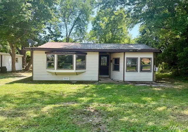 Homes for sale in Houston, MO | 304 Ozark St, Houston, MO 65483 | MLS# MIS26044975