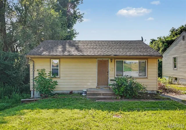 Photo 1 of Single family home for sale at 10068 Stimson Dr, St Louis, MO 63137 | MLS# MIS26044977 | Listing updated on 2026-08-26