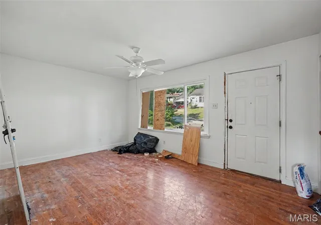 Photo 4 of Single family home for sale at 10068 Stimson Dr, St Louis, MO 63137 | MLS# MIS26044977 | Listing updated on 2026-08-26