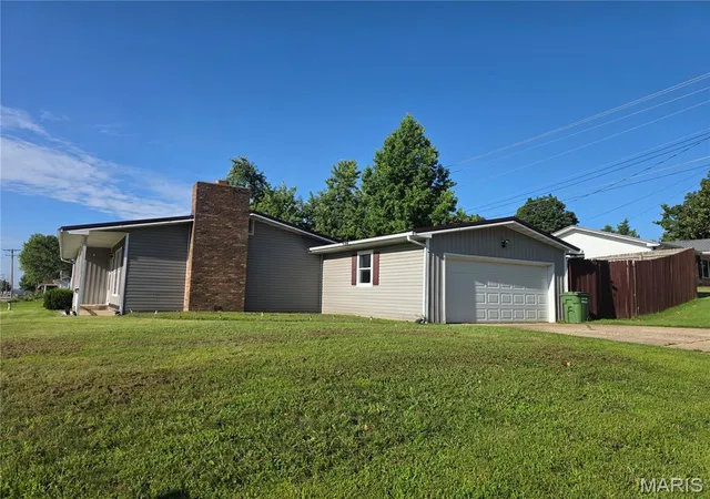 Photo 3 of Single family home for sale at 1605 Mccutchen Rd, Rolla, MO 65401 | MLS# MIS26044995 | Listing updated on 2026-08-31