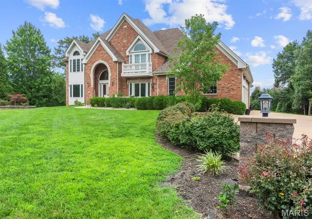 Photo 1 of Sale Pending at 360 Laduemont Dr, Saint Louis, MO 63141 | MLS# MIS26045003 | Listing updated on 2026-08-27