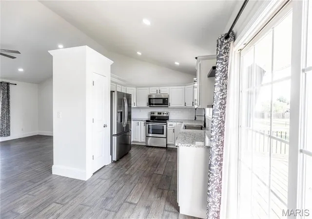 Photo 3 of Single family home for sale at 181 Glen Dr, Jackson, MO 63755 | MLS# MIS26045007 | Listing updated on 2026-09-30