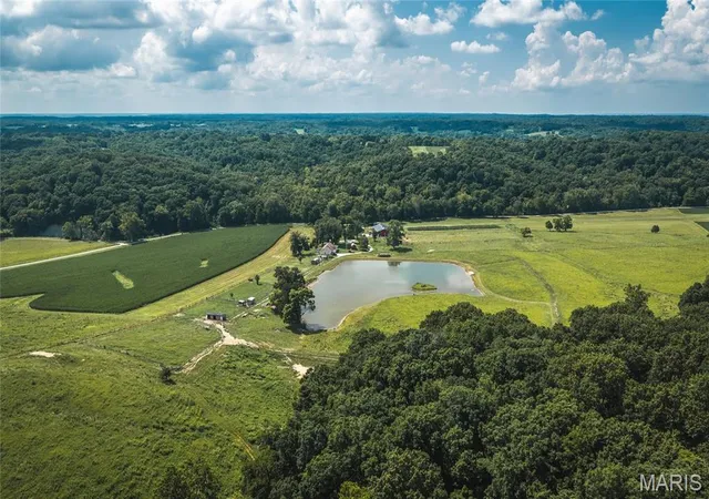 Photo 3 of House for sale at 2924 Bess Hollow Rd, Kampsville, IL 62053 | MLS# MIS26045010 | Listing updated on 2026-07-15
