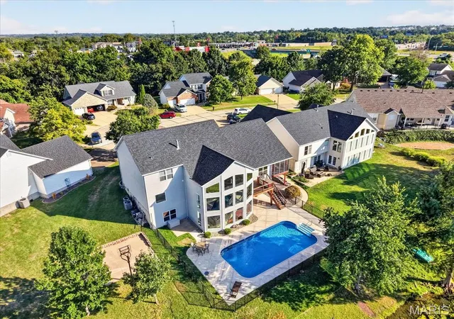 Photo 3 of Sale Pending at 4551 Kerth Forest Dr, Saint Louis, MO 63128 | MLS# MIS26045018 | Listing updated on 2026-09-20
