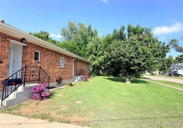 Photo 3 of Single family home for sale at 415 W Maple St, Mexico, MO 65265 | MLS# MIS26045024 | Listing updated on 2026-07-16
