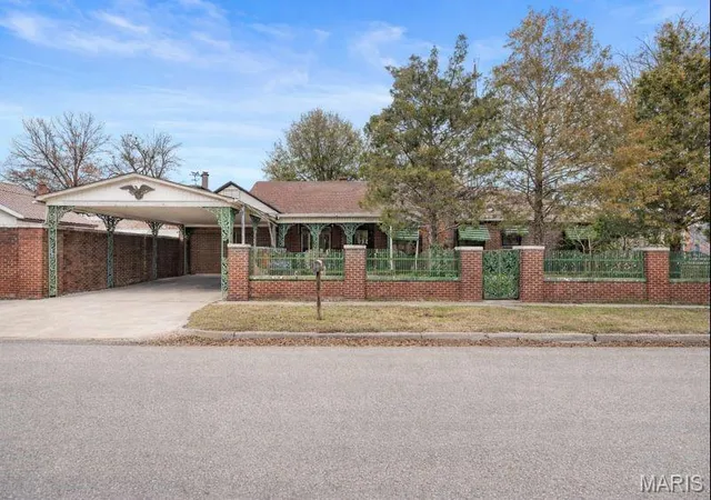 Homes for sale in Hayti, MO | 110 E Main St, Hayti, MO 63851 | MLS# MIS26045028