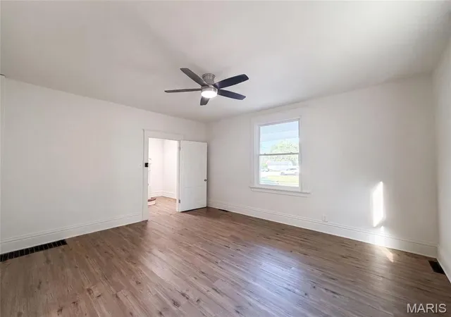 3rd image of 415 N 4Th St, Saint Charles, MO 63301 | MLS# MIS26045035