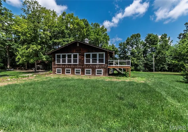 Photo 3 of Sale Pending at 71 Shady Oaks Dr, Eureka, MO 63025 | MLS# MIS26045044 | Listing updated on 2026-08-15