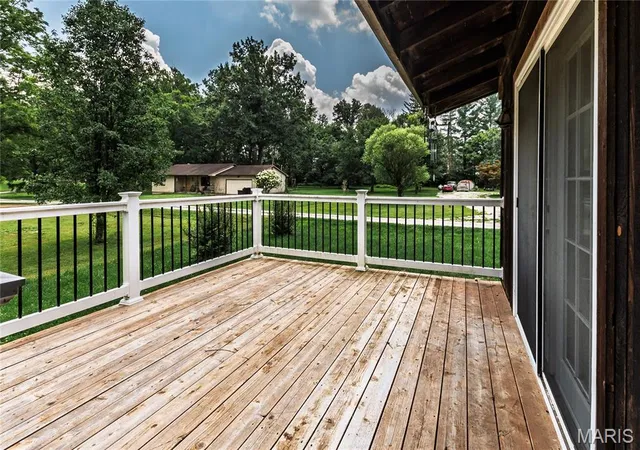 Photo 4 of Sale Pending at 71 Shady Oaks Dr, Eureka, MO 63025 | MLS# MIS26045044 | Listing updated on 2026-08-15