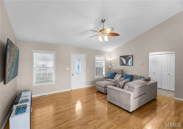 Photo 3 of Single family home for sale at 385 Spring Hill Rd, Jackson, MO 63755 | MLS# MIS26045065 | Listing updated on 2026-09-29