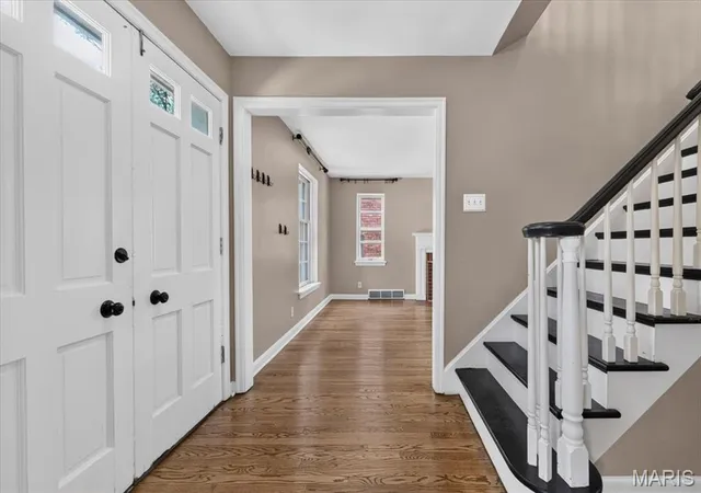 Photo 3 of Single family home for sale at 7324 Northmoor Dr, Saint Louis, MO 63105 | MLS# MIS26045070 | Listing updated on 2026-09-14