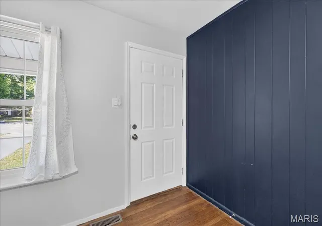 Photo 3 of Single family home for sale at 7416 Foxmont Dr, Hazelwood, MO 63042 | MLS# MIS26045078 | Listing updated on 2026-10-07