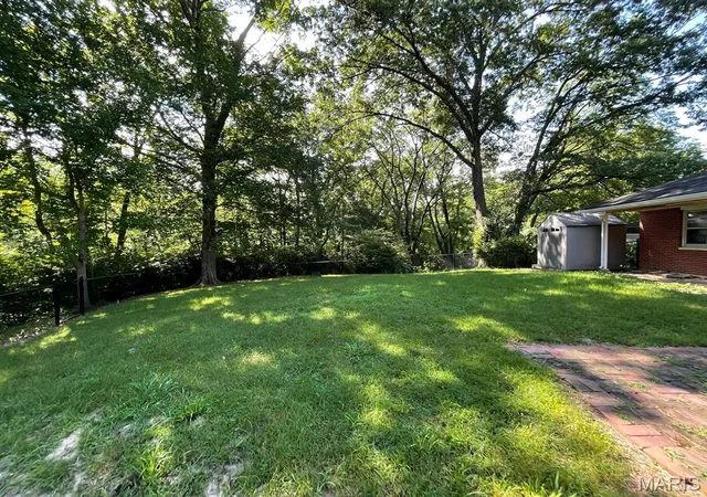 Homes for sale in Highland, IL | 2131 Hill Crest Dr, Highland, IL 62249 | MLS# MIS26045080