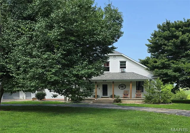 3rd image of 419 Old Rock Rd, Granite City, IL 62040 | MLS# MIS26045086