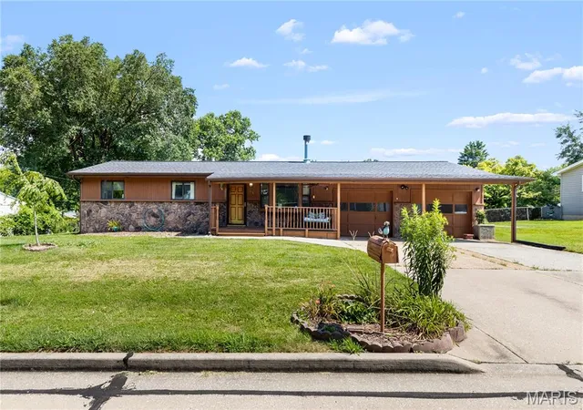 1st image of 85 Susan Dr, Saint Charles, MO 63301 | MLS# MIS26045089