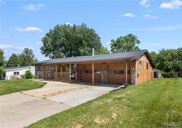2nd image of 85 Susan Dr, Saint Charles, MO 63301 | MLS# MIS26045089