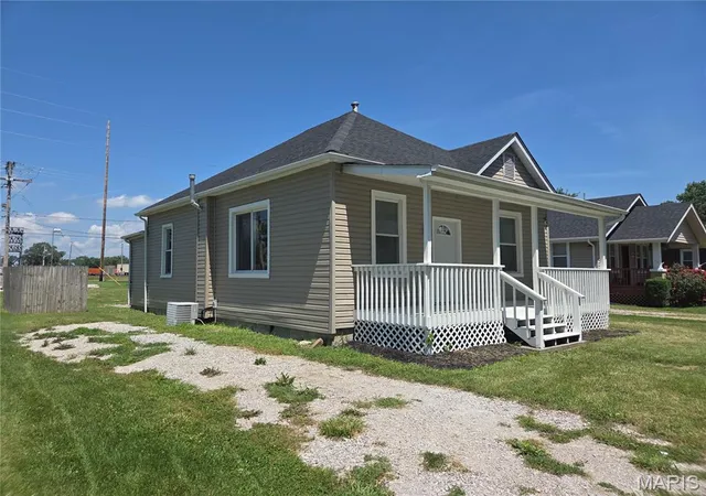 2nd image of 617 N 2nd St, Dupo, IL 62239 | MLS# MIS26045095