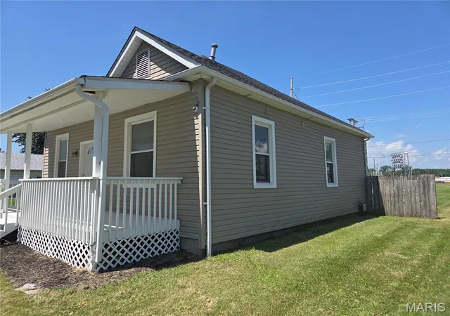 4th image of 617 N 2nd St, Dupo, IL 62239 | MLS# MIS26045095