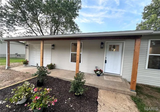 image of 1671 Elmont Rd, Sullivan, MO 63080 | MLS# MIS26045115