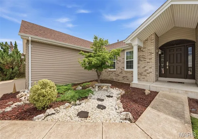 2nd image of 214 Charging Bear Dr, Wentzville, MO 63385 | MLS# MIS26045116