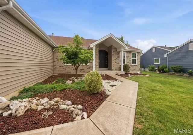 3rd image of 214 Charging Bear Dr, Wentzville, MO 63385 | MLS# MIS26045116