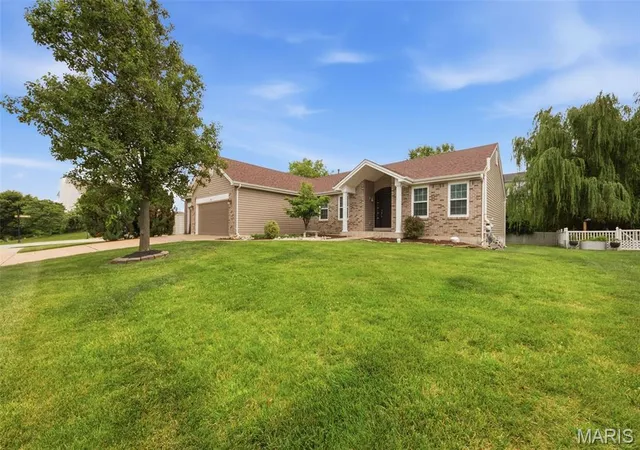 4th image of 214 Charging Bear Dr, Wentzville, MO 63385 | MLS# MIS26045116