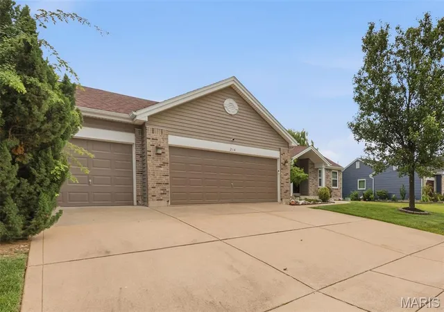 5th image of 214 Charging Bear Dr, Wentzville, MO 63385 | MLS# MIS26045116