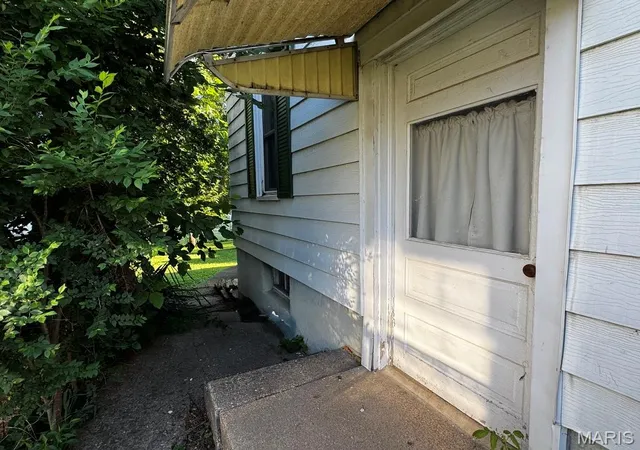 Photo 3 of Single family home for sale at 1211 N Carolina St, Louisiana, MO 63353 | MLS# MIS26045118 | Listing updated on 2026-08-26