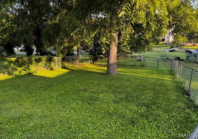 Photo 4 of Single family home for sale at 1211 N Carolina St, Louisiana, MO 63353 | MLS# MIS26045118 | Listing updated on 2026-08-26